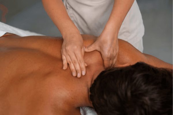 Técnicas de massagem terapêutica, sueca e shiatsu para melhorar a circulação